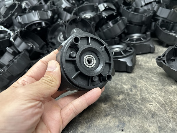 Vi vil overføre alle disse plastiksprøjtestøbeforme til vietnams nye fabrik.