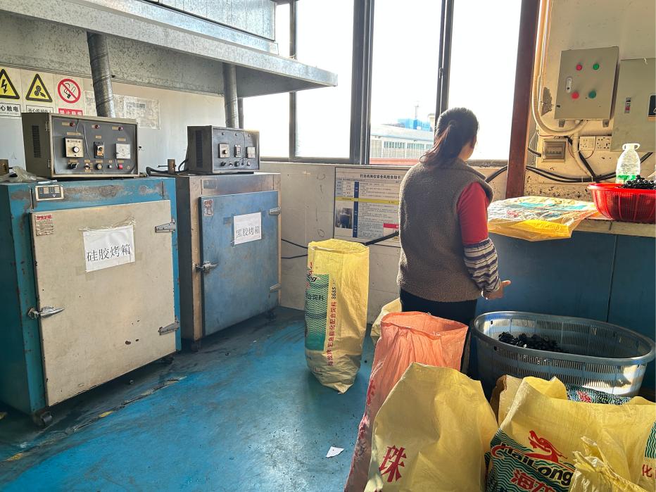 vi fremstiller forskellige slags gummidele.