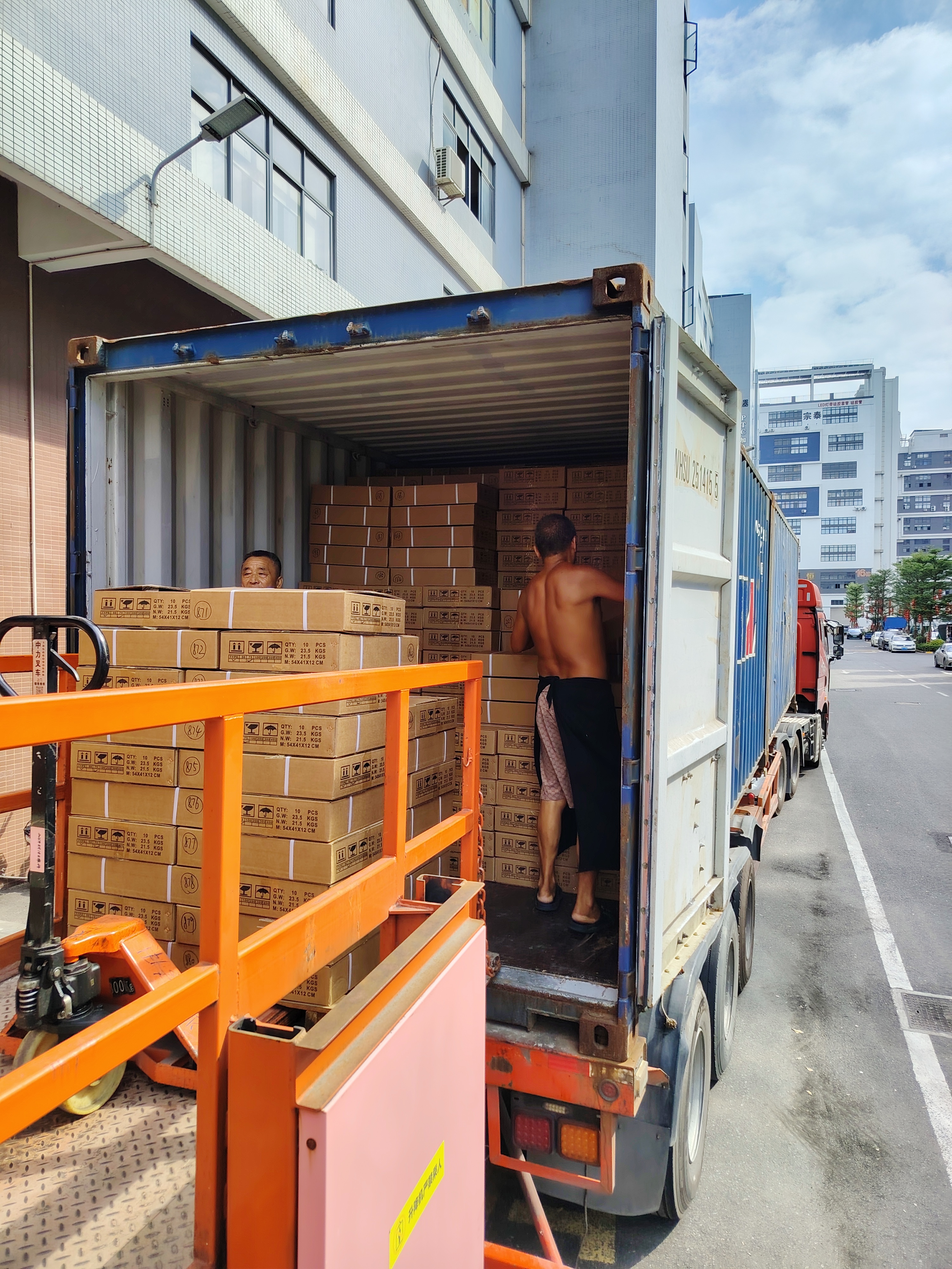 20GP container afsendt! Fuld ordrebog for boosterpumper efter nationaldagens ferie