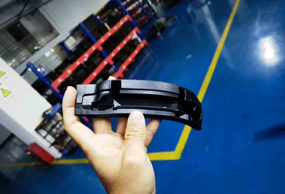 Præcisionsstøbte maskeringshætter af naturgummi til sprøjtemaling af billamper